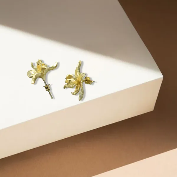 Gold_Flower_Earrings_For_Women